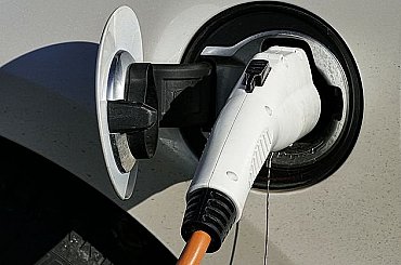 Baterie z elektromobilů rozemelou na prášek. Kapacitu ale ještě nenaplnili