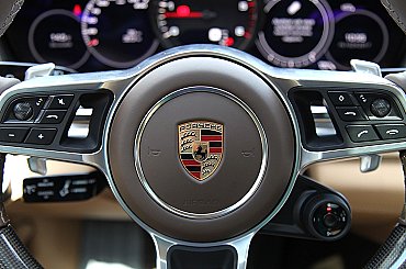 Elektrická chyba za miliardy. Porsche mají z krize vytáhnout spalovací motory