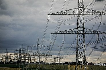 Dnešní výpadek proudu postihl milion odběrných míst, způsobil ho spadlý kabel
