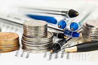Ropa mírně slábne, za týden by ale mohla mít k dobru přes šest procent